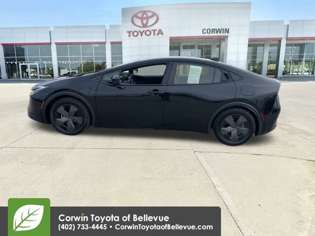 Used 2024 Toyota Prius LE video 2