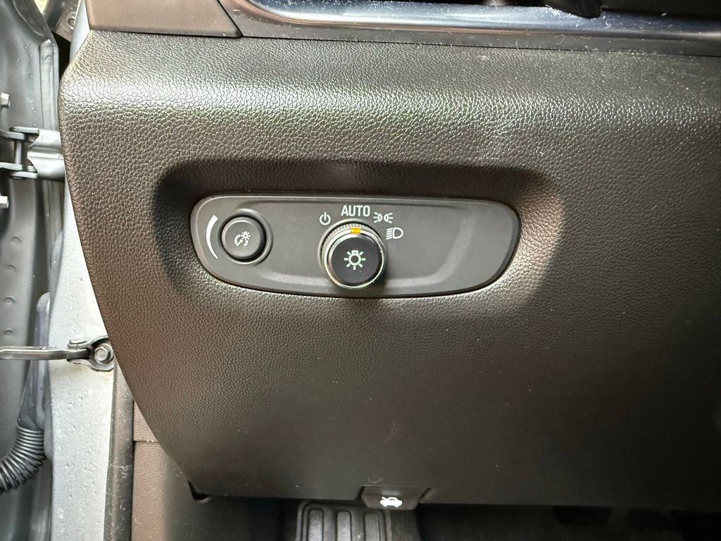 Used 2023 Chevrolet Traverse LT w/ LPO, Floor Liner Package image 25