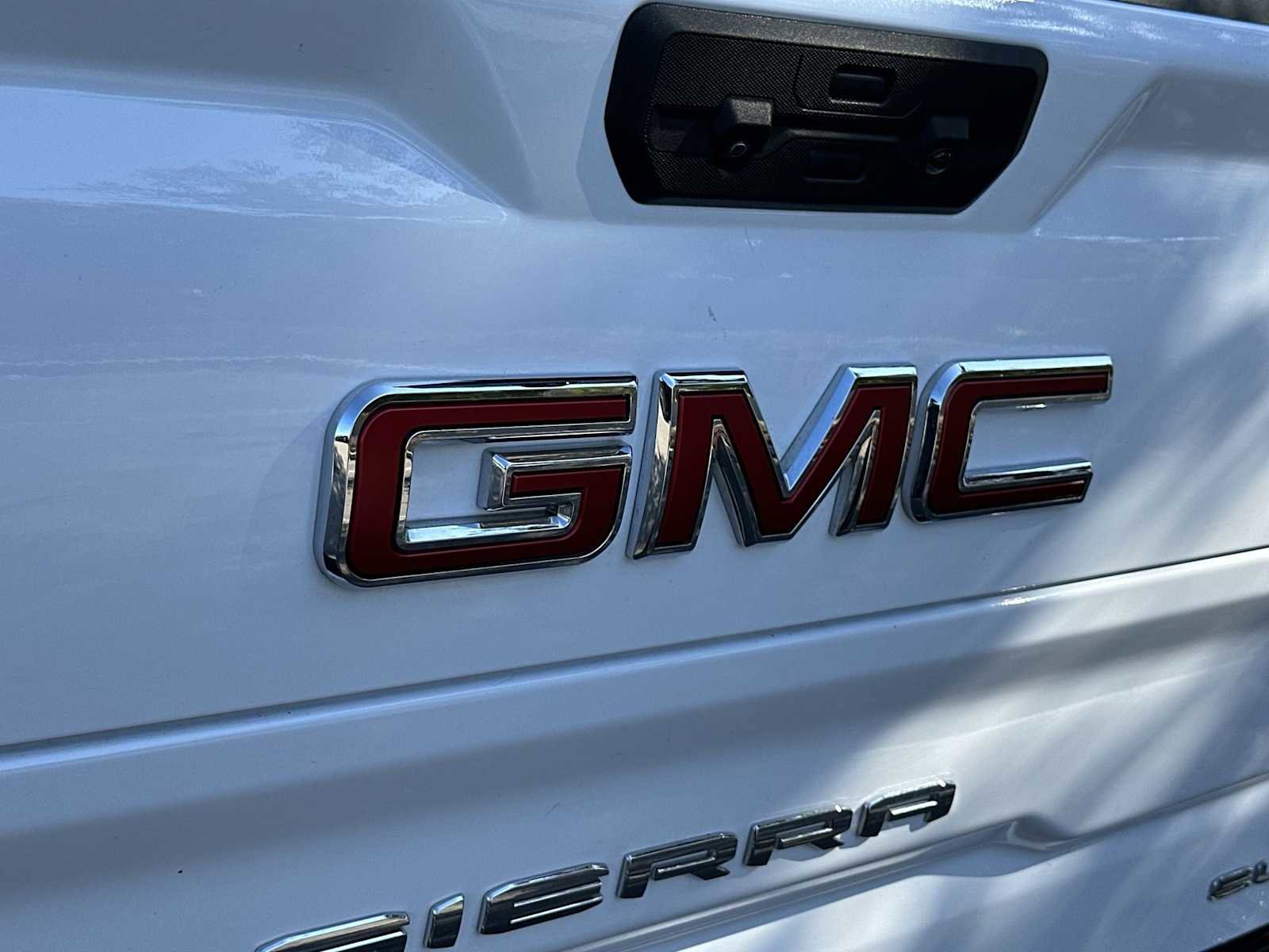 Certified 2025 GMC Sierra 1500 SLT image 10