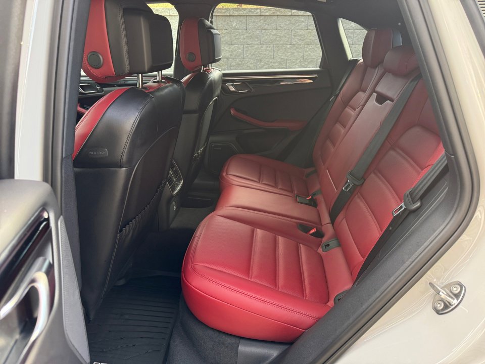 New 2026 Porsche Macan image 20