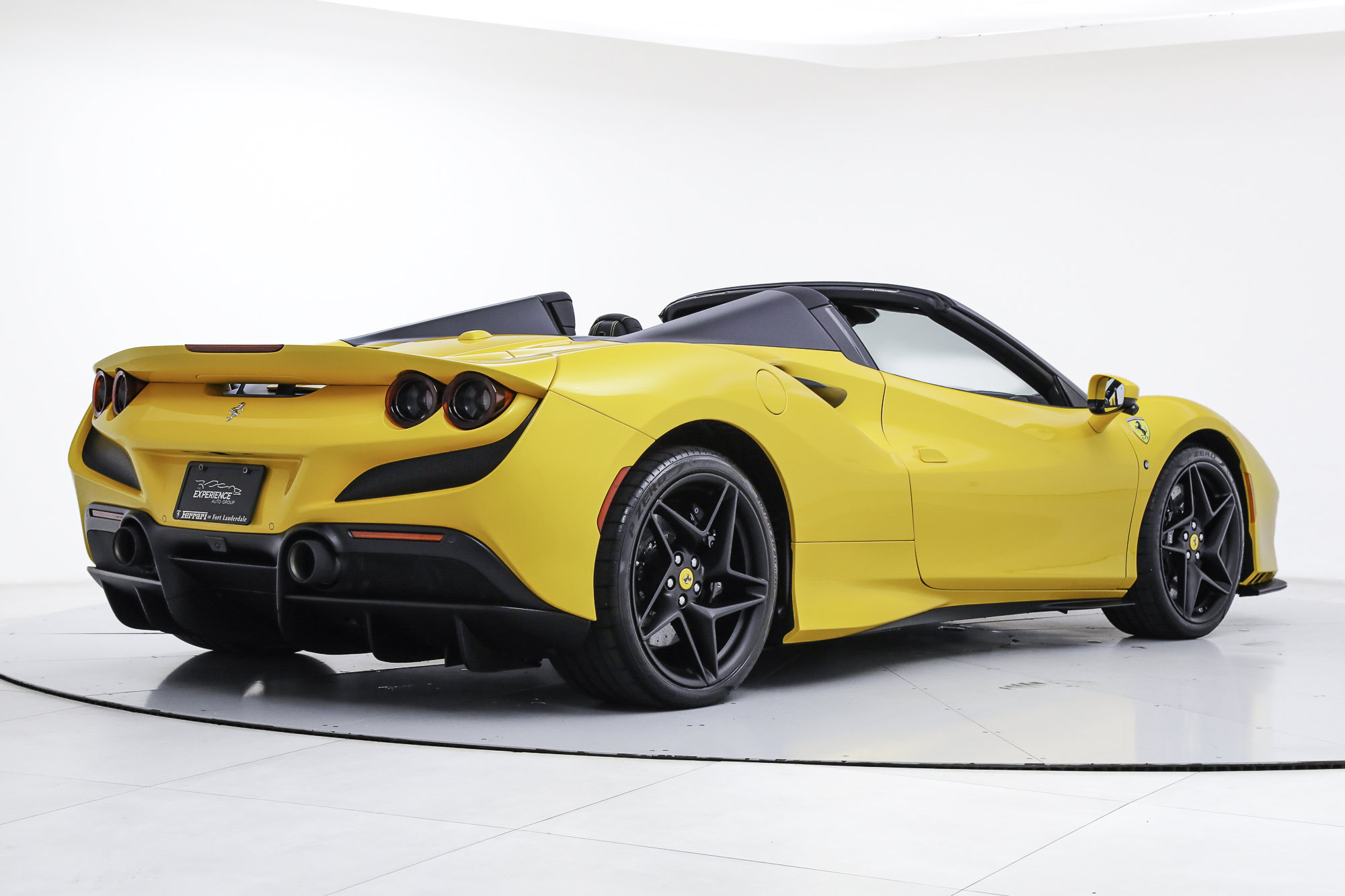 Certified 2022 Ferrari F8 Tributo RWD image 8