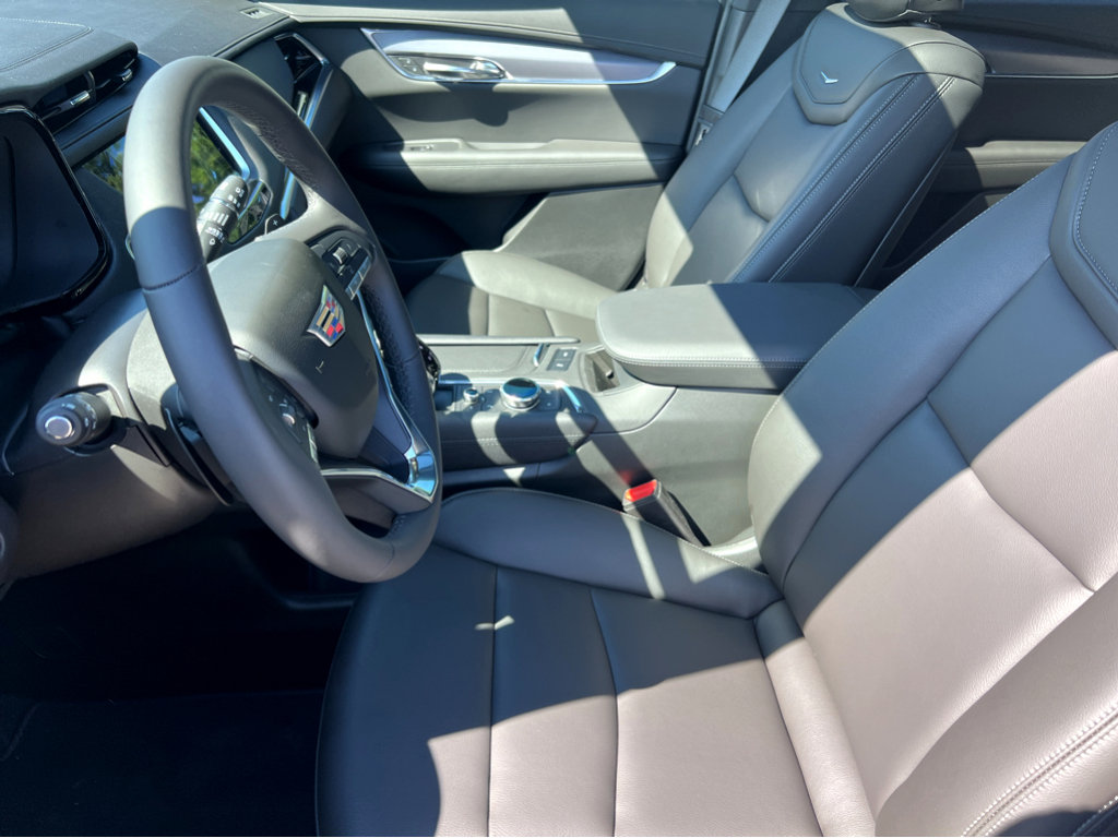 New 2025 Cadillac XT6 Luxury image 20