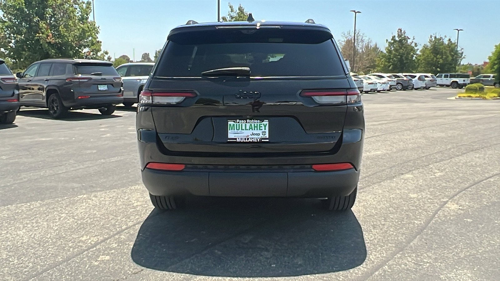 New 2025 Jeep Grand Cherokee L Limited w/ Luxury Tech Group II image 4