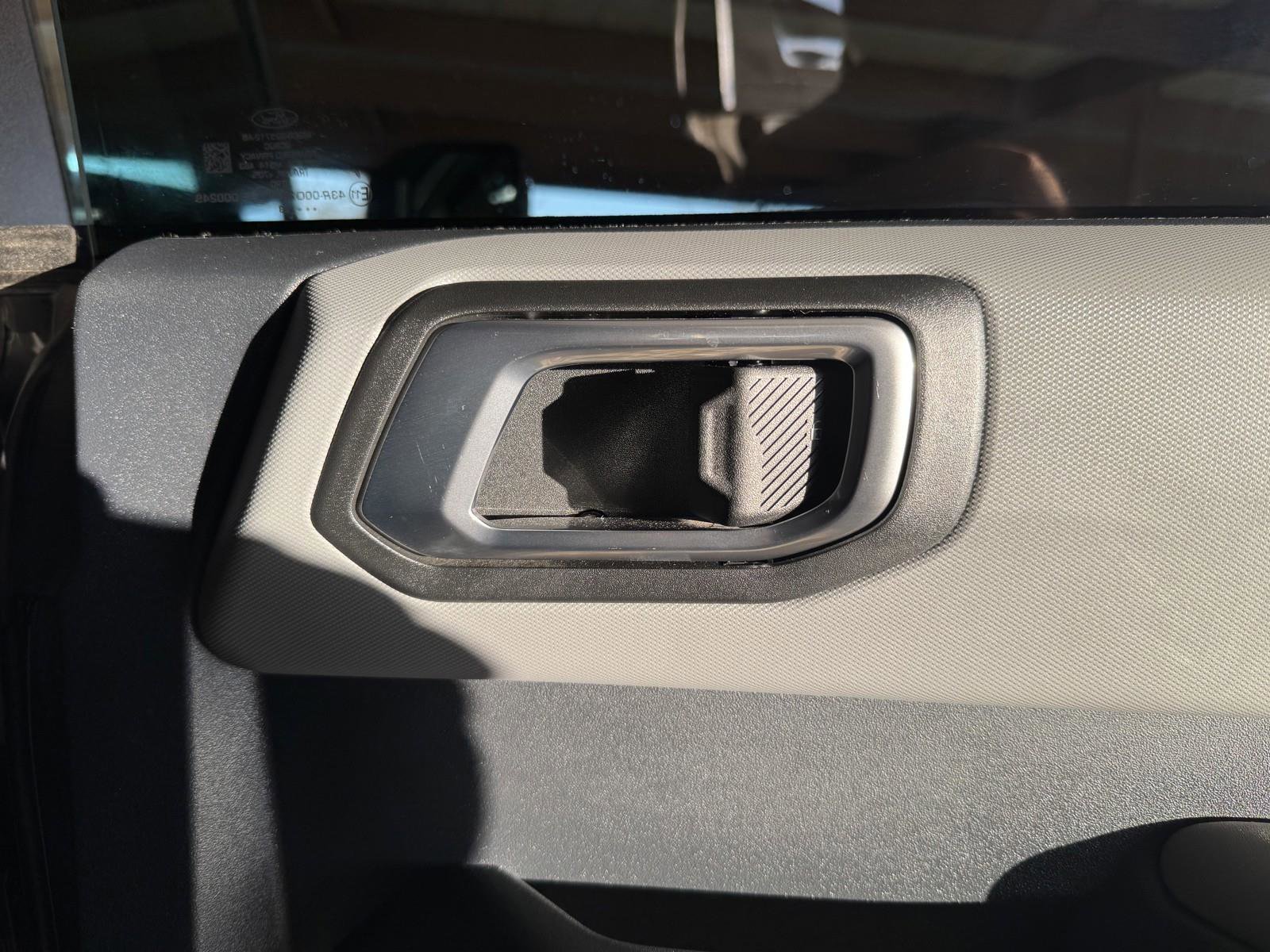 Used 2023 Ford Bronco Big Bend w/ Sasquatch Package image 32