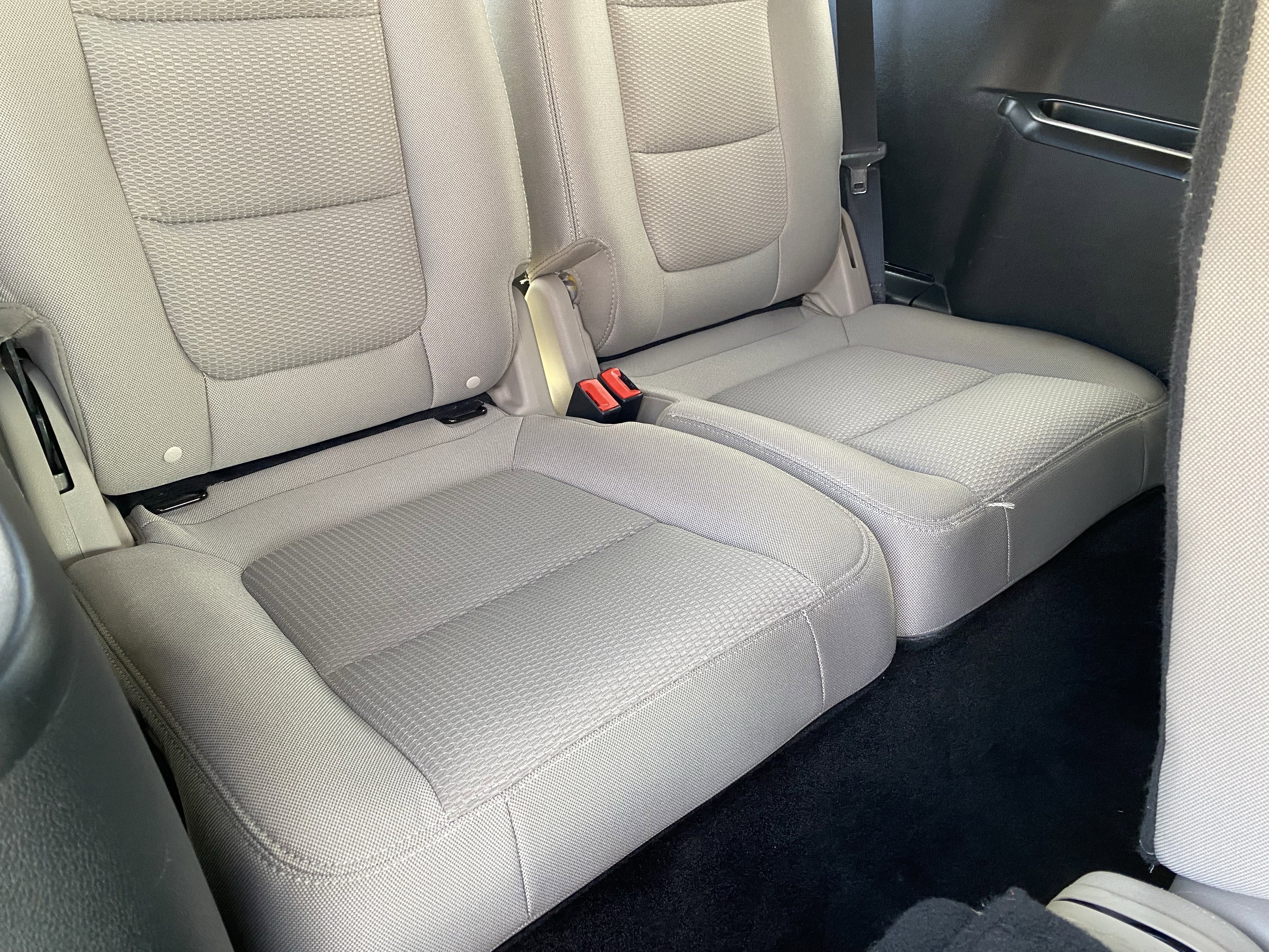 Used 2018 Ford Explorer XLT image 14