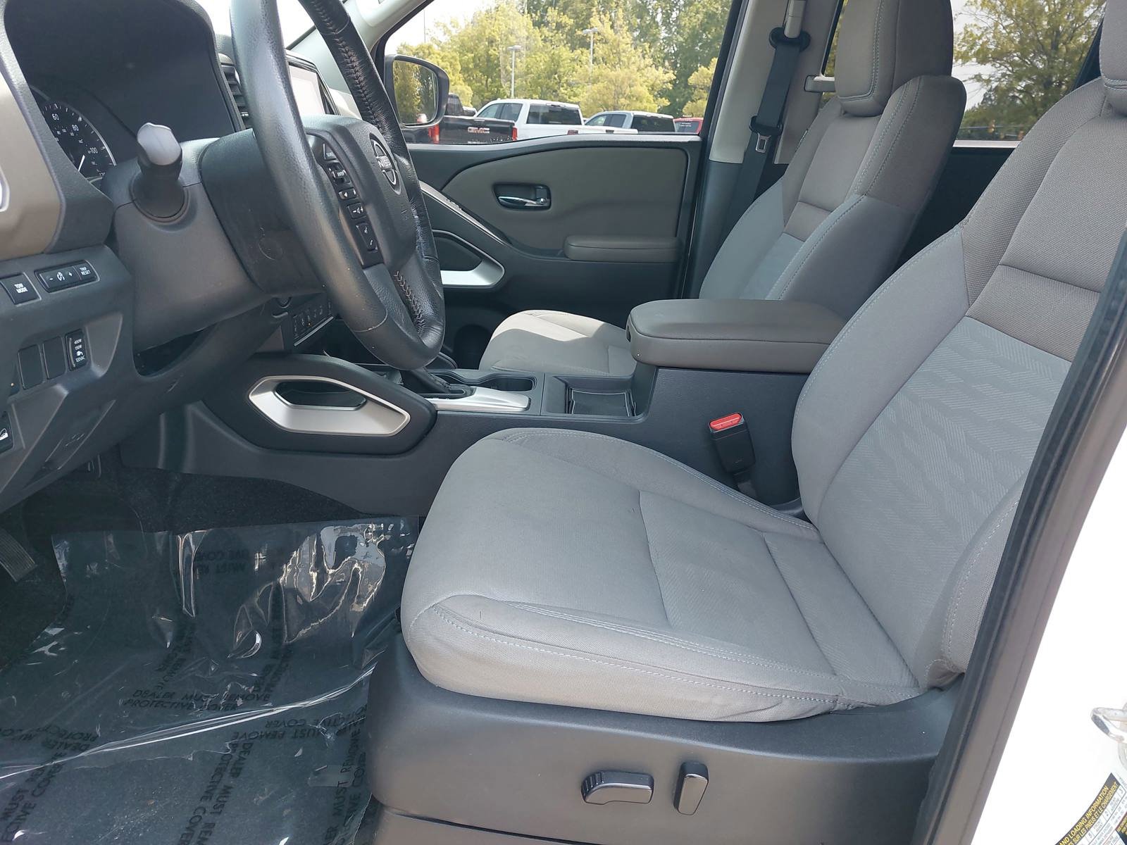 Used 2022 Nissan Frontier SV AWD/4WD image 17