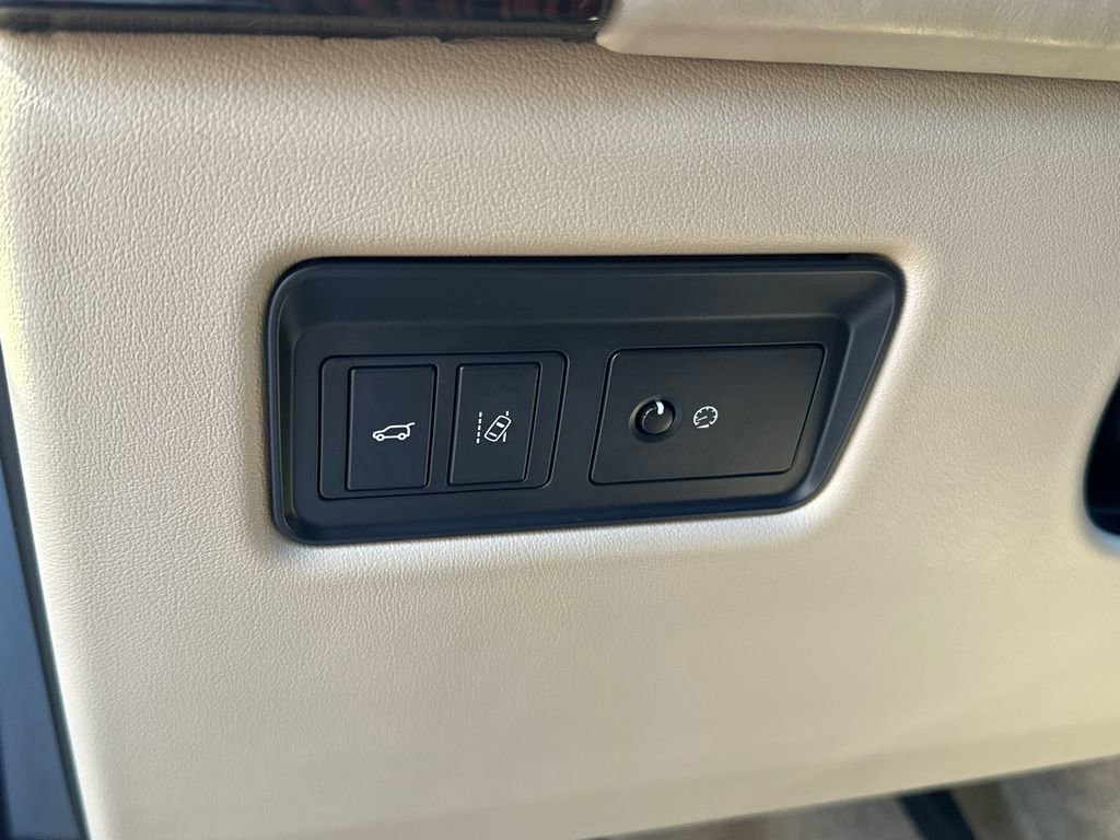 Used 2016 Land Rover Range Rover HSE image 36