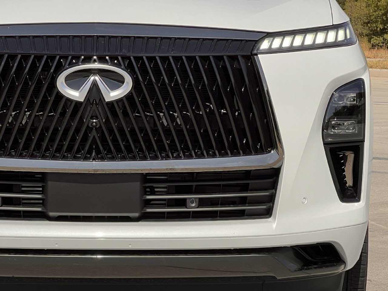 New 2027 INFINITI QX80 Autograph AWD/4WD image 8