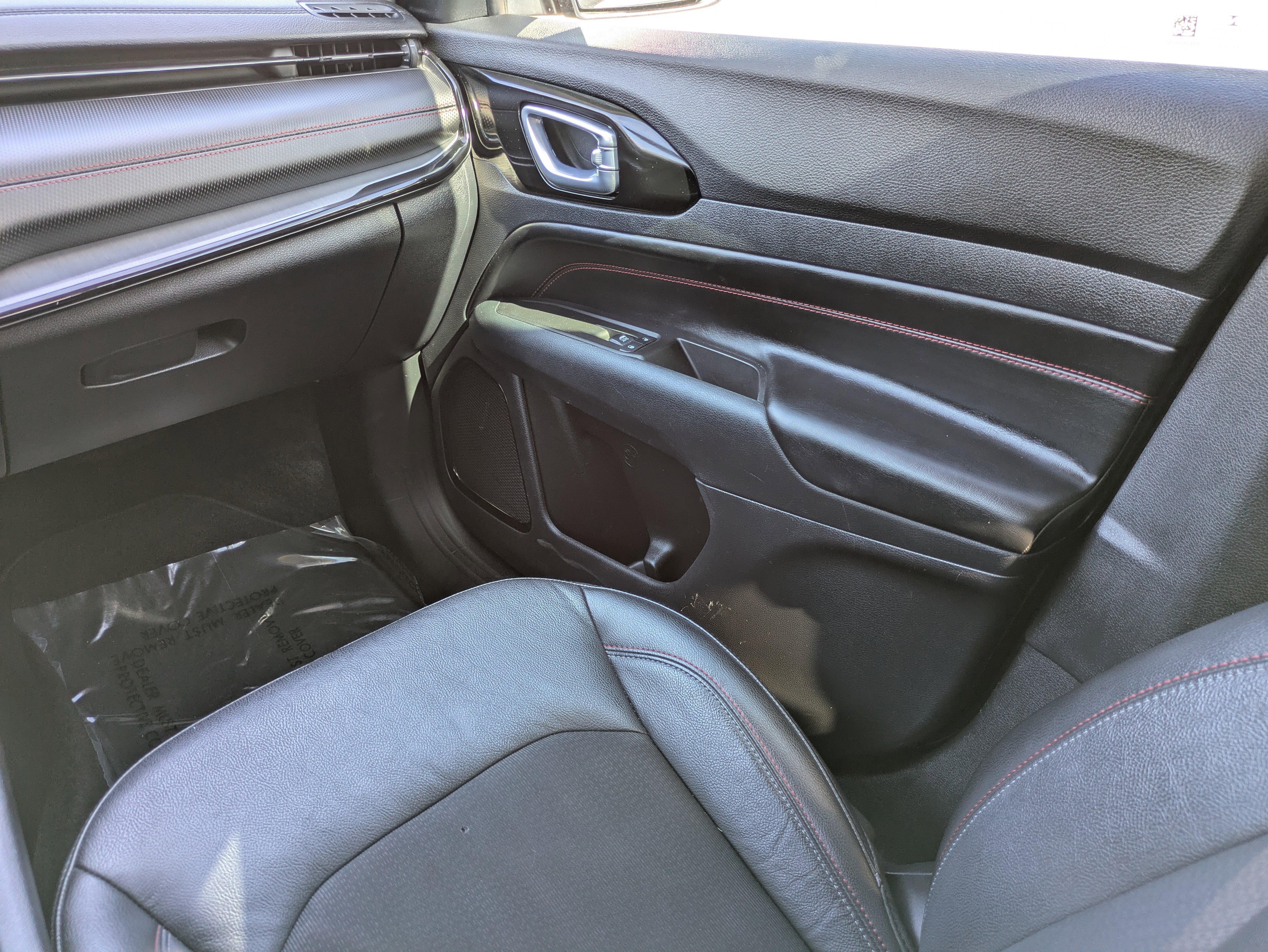 Used 2022 Jeep Compass Trailhawk w/ Trailhawk Convenience Group image 11