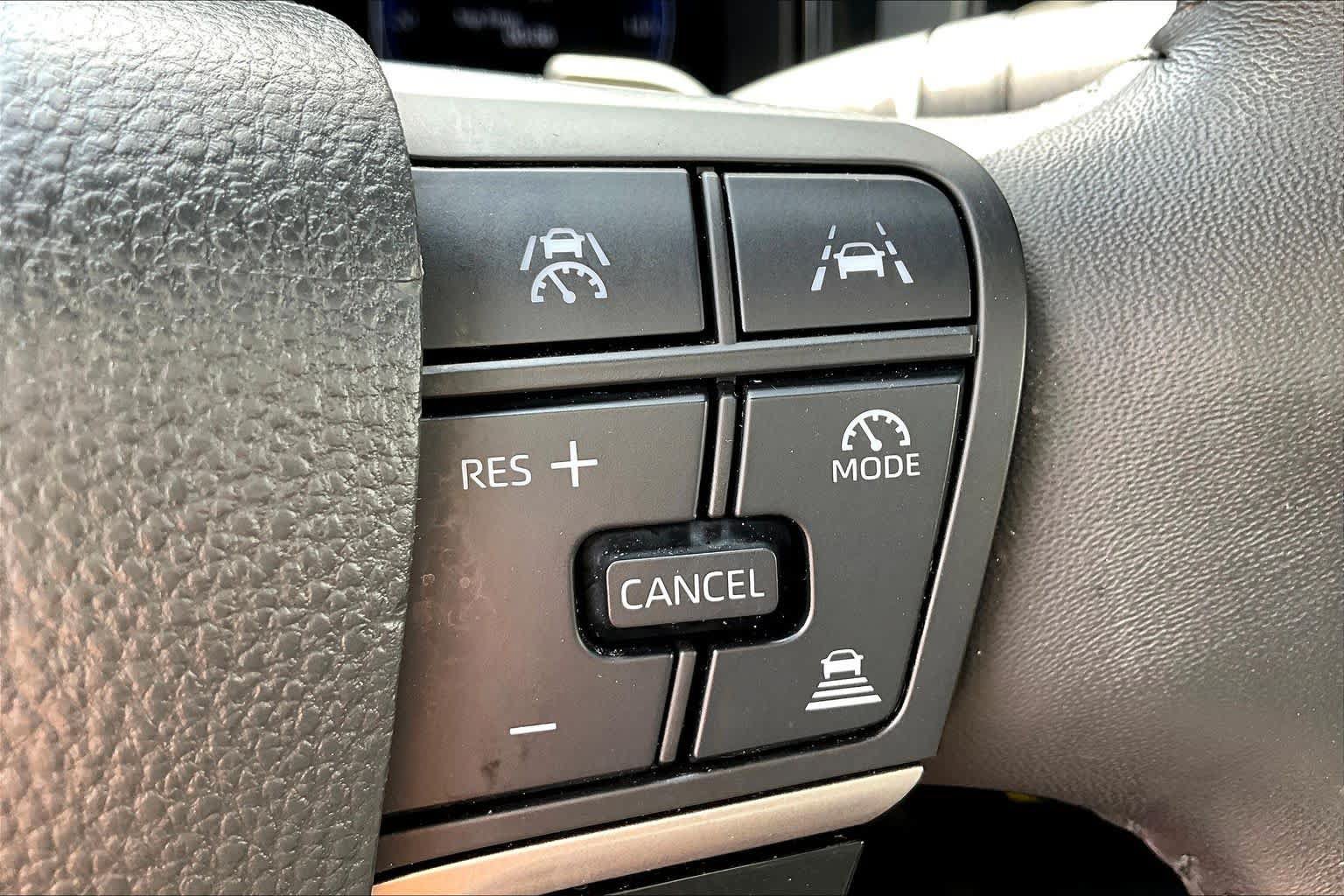 Used 2025 Toyota Camry XSE AWD/4WD image 33