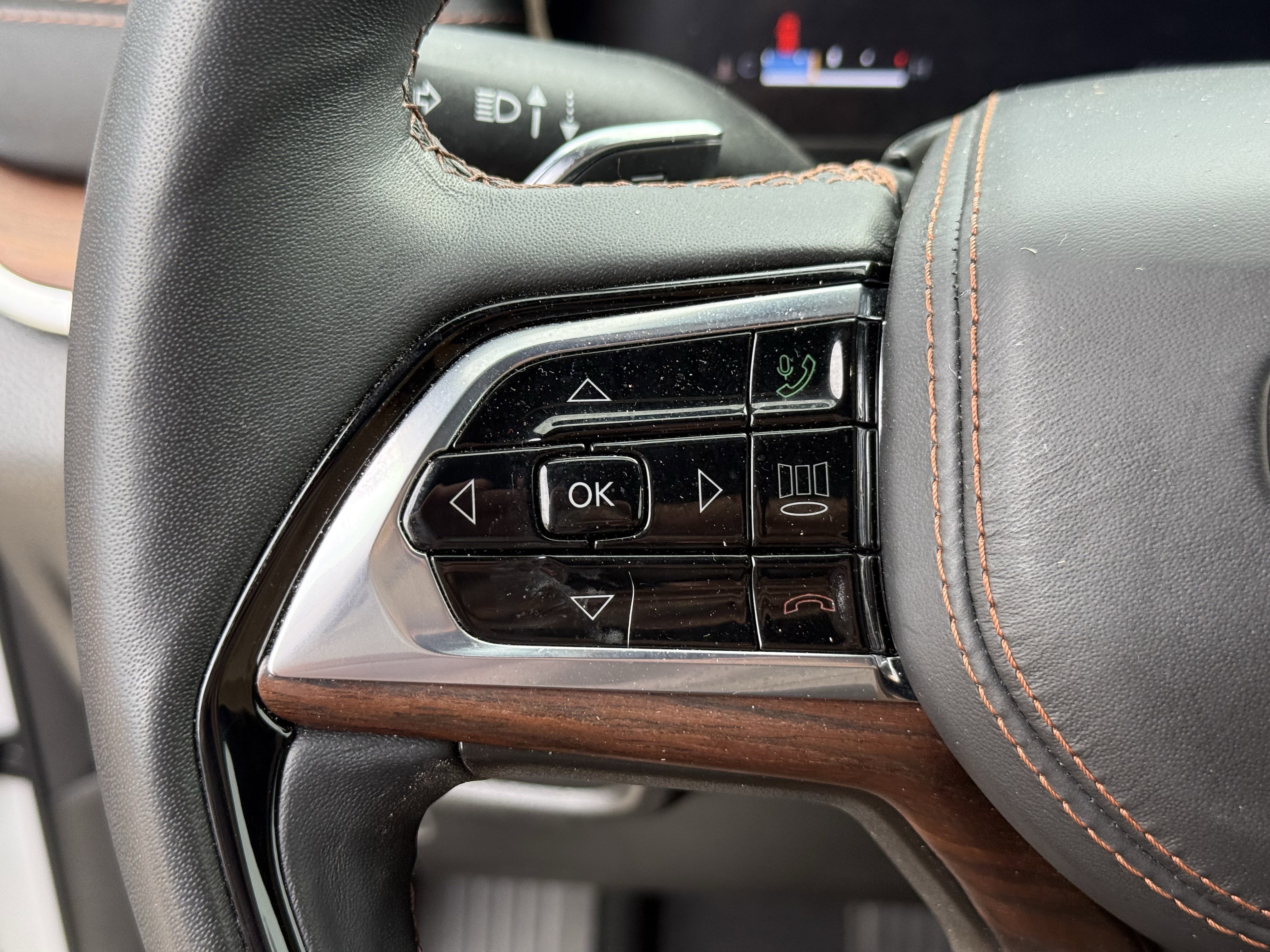 Used 2024 Jeep Grand Cherokee L Summit w/ Advanced Protech Group IV image 16