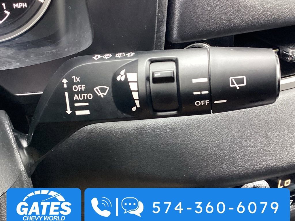 Used 2025 Mitsubishi Outlander SE image 28