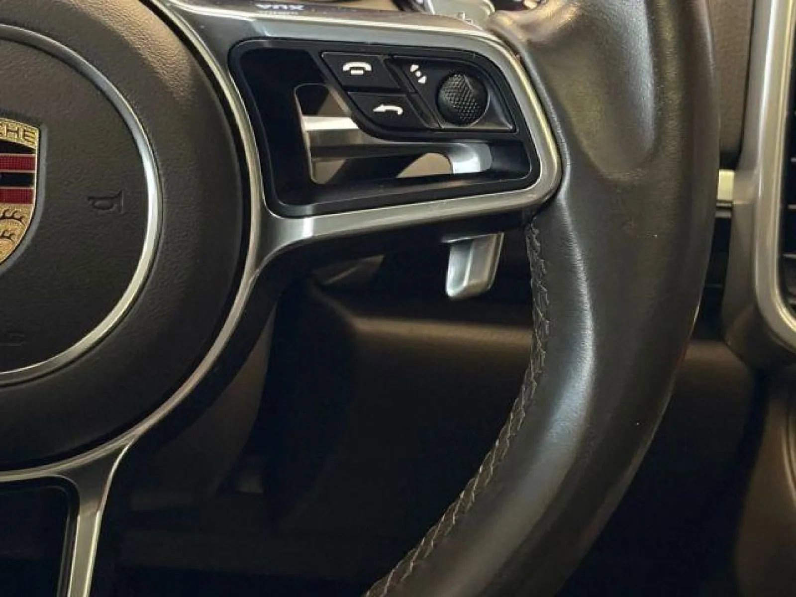 Used 2016 Porsche Cayenne w/ Premium Package Plus image 27