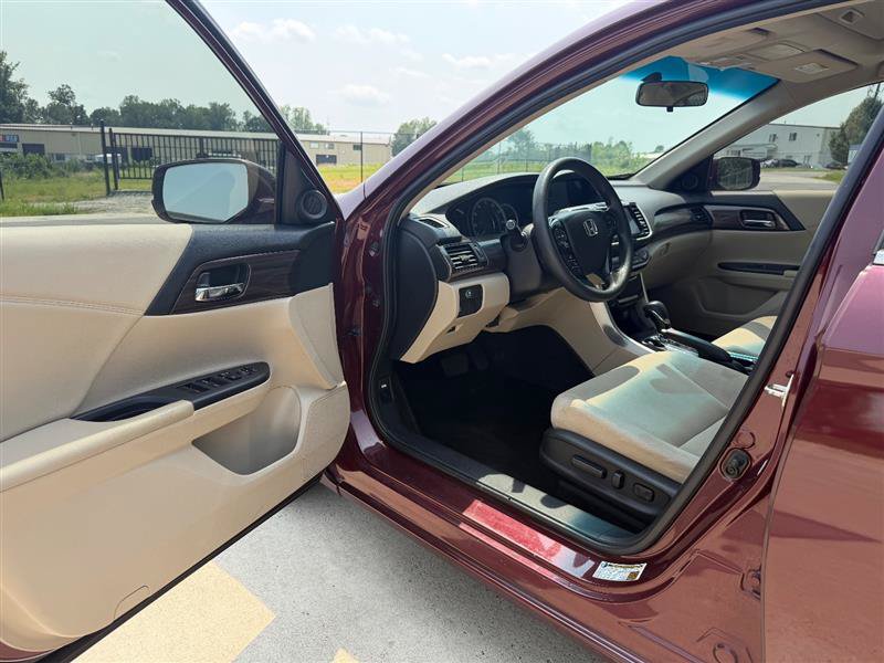 Used 2017 Honda Accord EX image 14