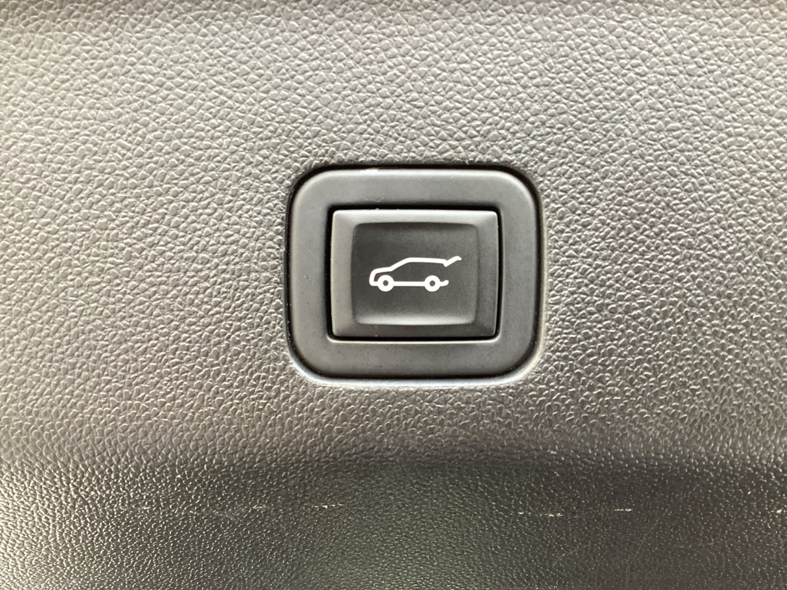 Used 2023 GMC Yukon AT4 w/ AT4 Premium Plus Package AWD/4WD image 18