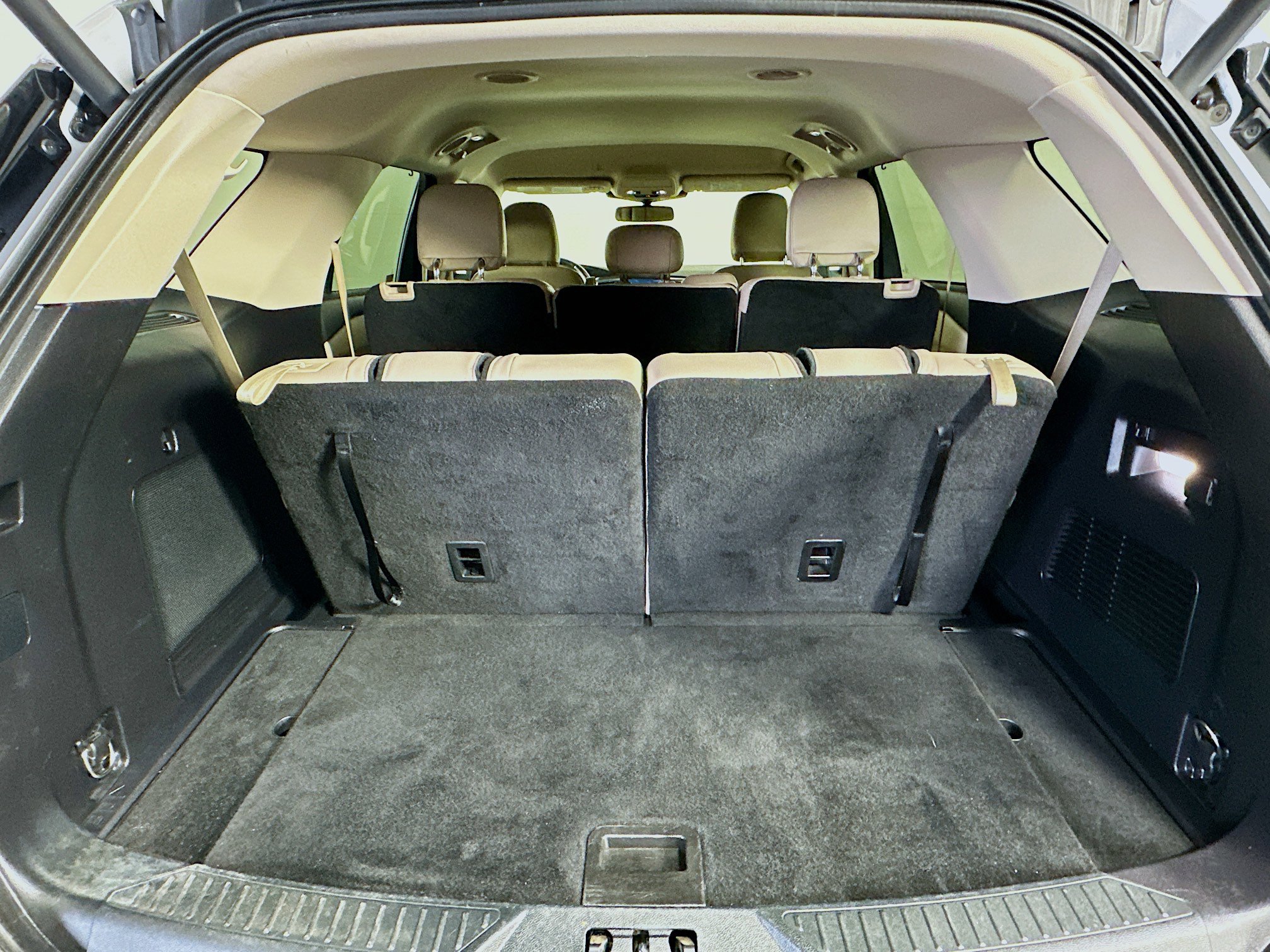 Used 2022 Ford Explorer Limited image 30