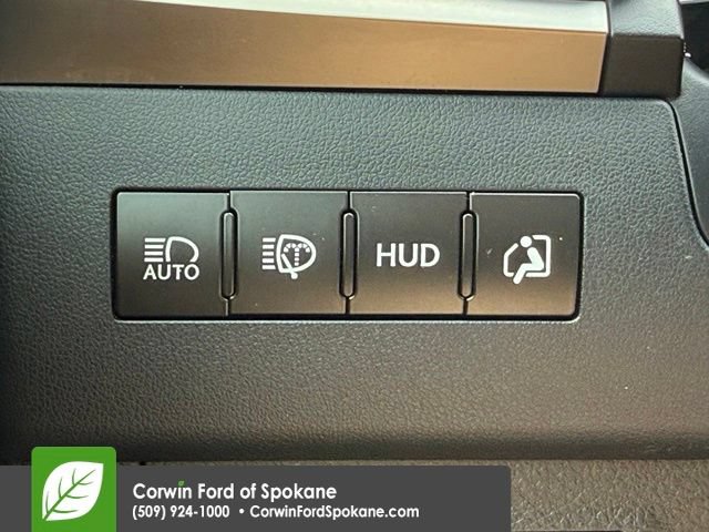 Used 2017 Lexus LX 570 4WD w/ Luxury Package image 30