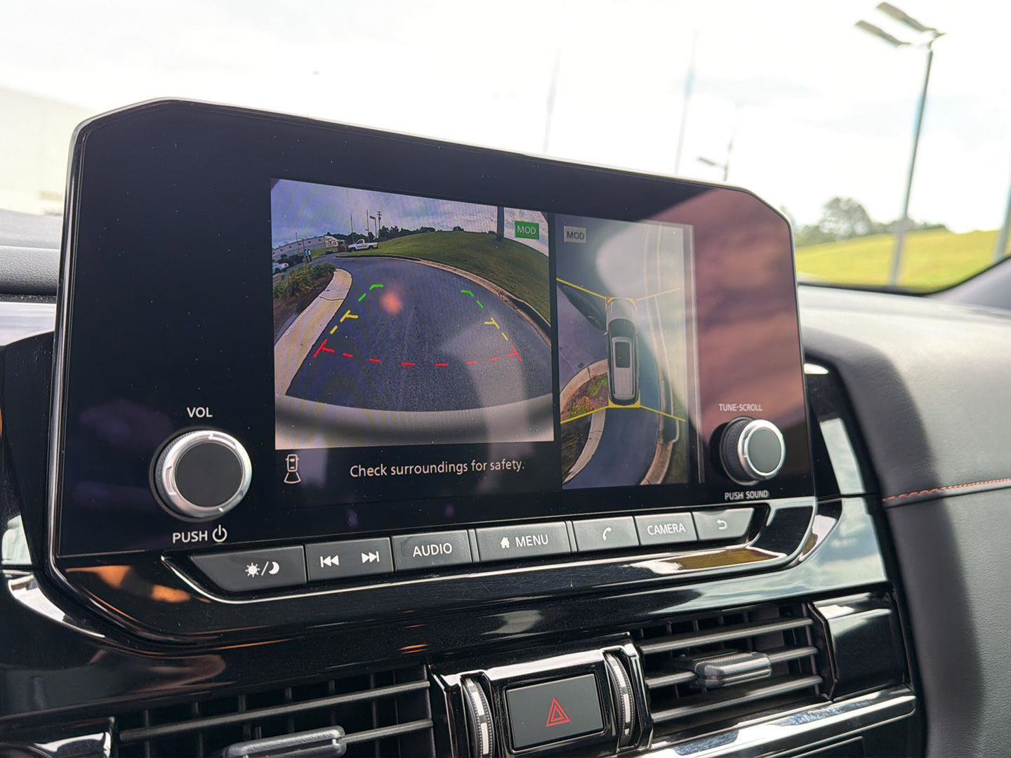 Used 2025 Nissan Pathfinder Rock Creek AWD/4WD image 25