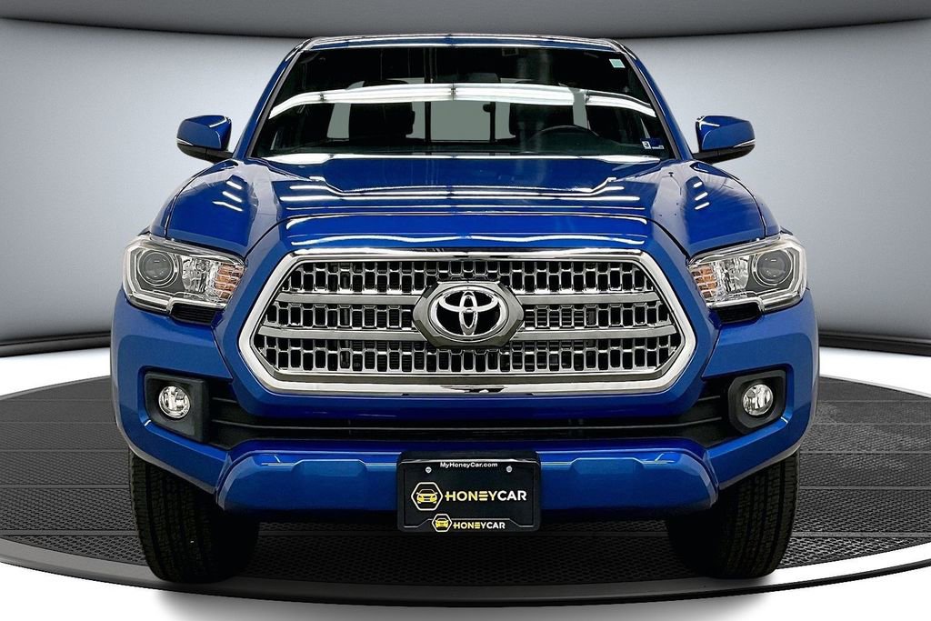 Used 2017 Toyota Tacoma TRD Off-Road w/ Tow Package AWD/4WD image 2