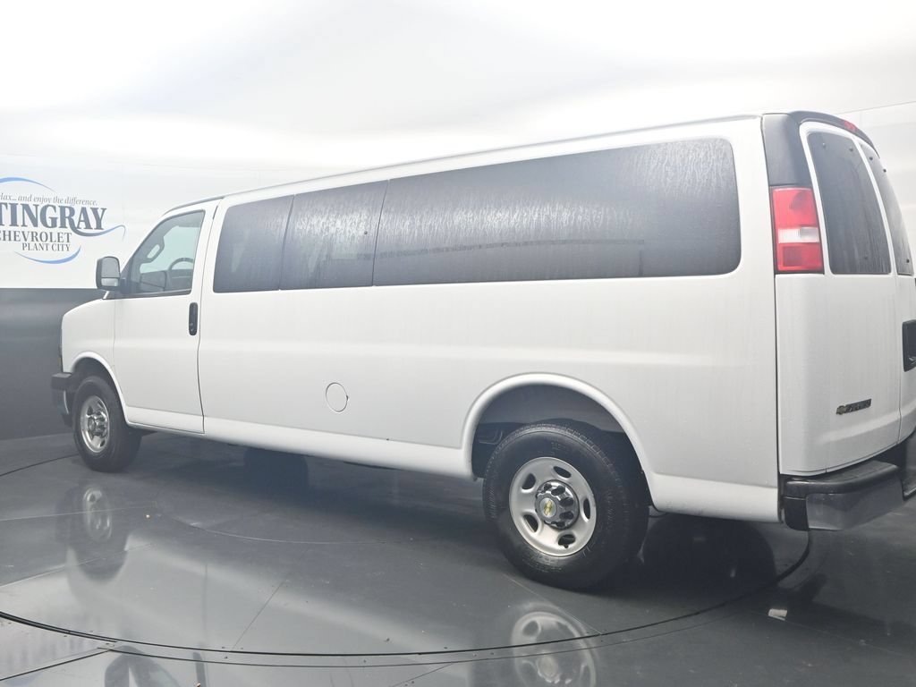 Used 2025 Chevrolet Express 3500 LT w/ LT Preferred Equipment Group RWD image 5