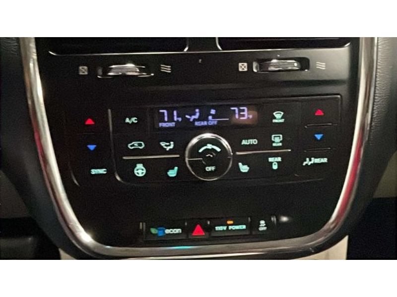 Used 2011 Chrysler Town & Country Touring-L w/ Entertainment Group #2 FWD image 13