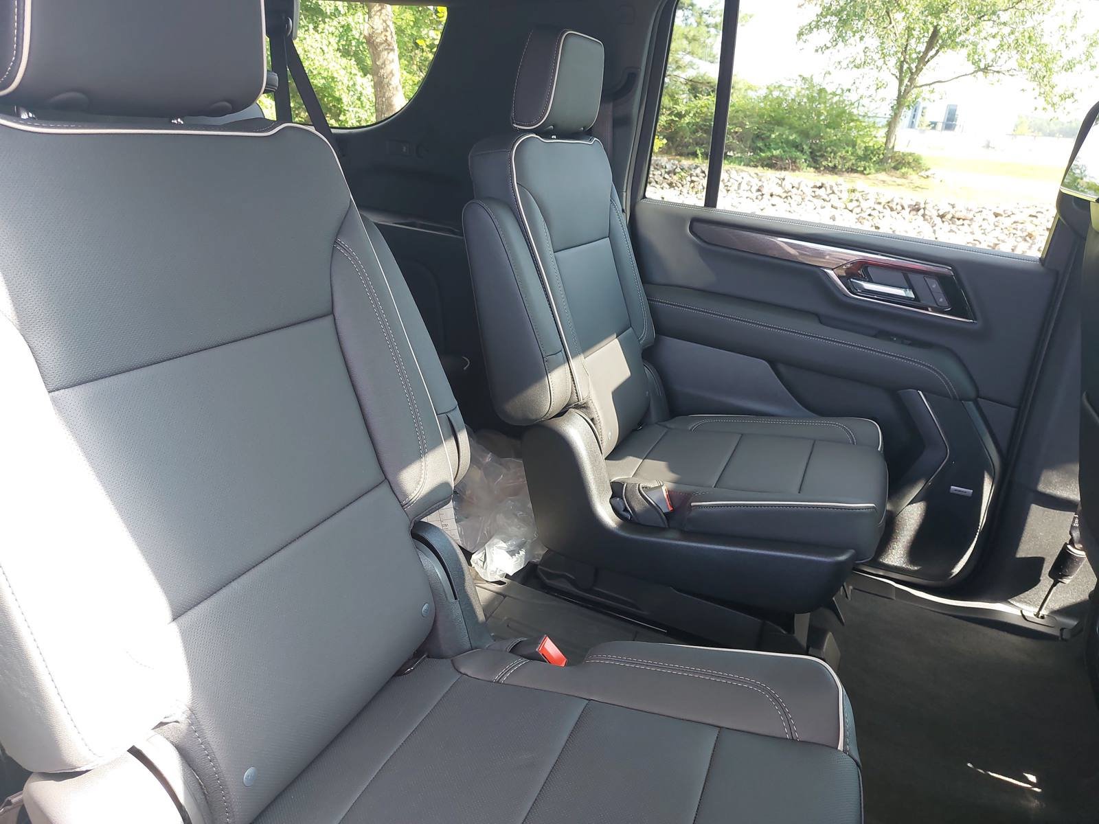 New 2026 GMC Yukon XL Elevation w/ Elevation Premium Package AWD/4WD image 12