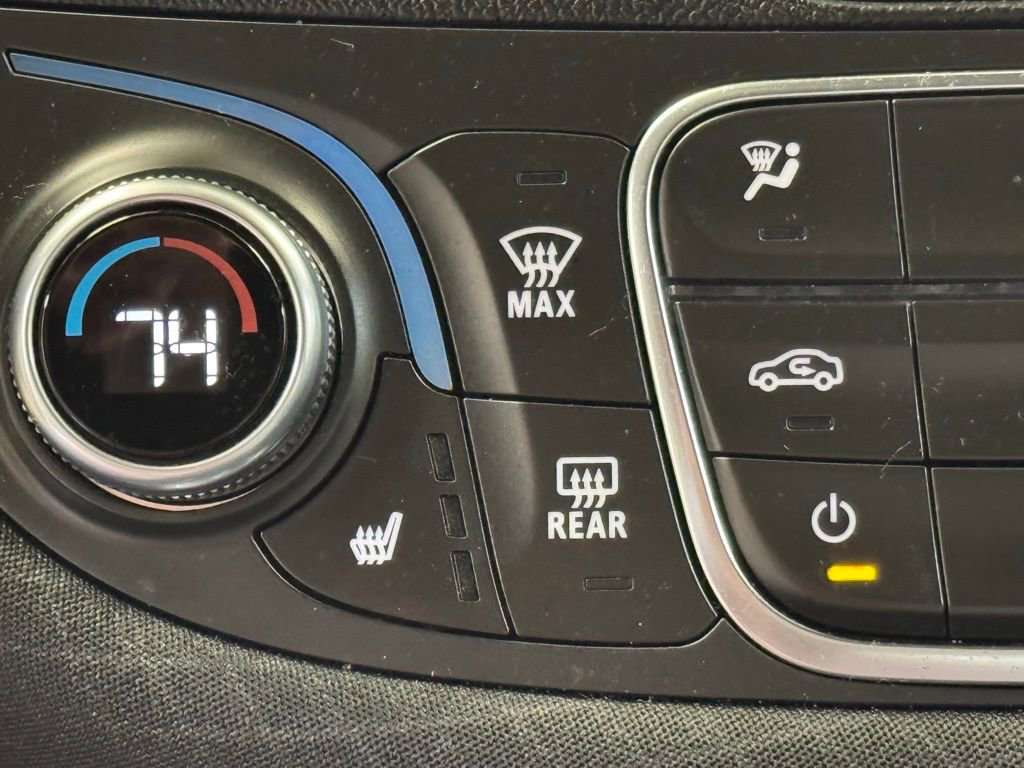 Used 2022 Chevrolet Malibu LT image 38