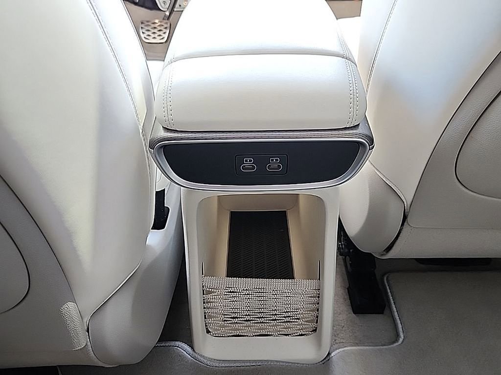 Used 2023 Genesis GV60 Performance image 27