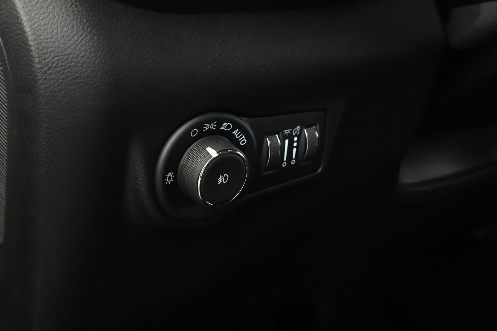 New 2026 Jeep Compass Limited image 6