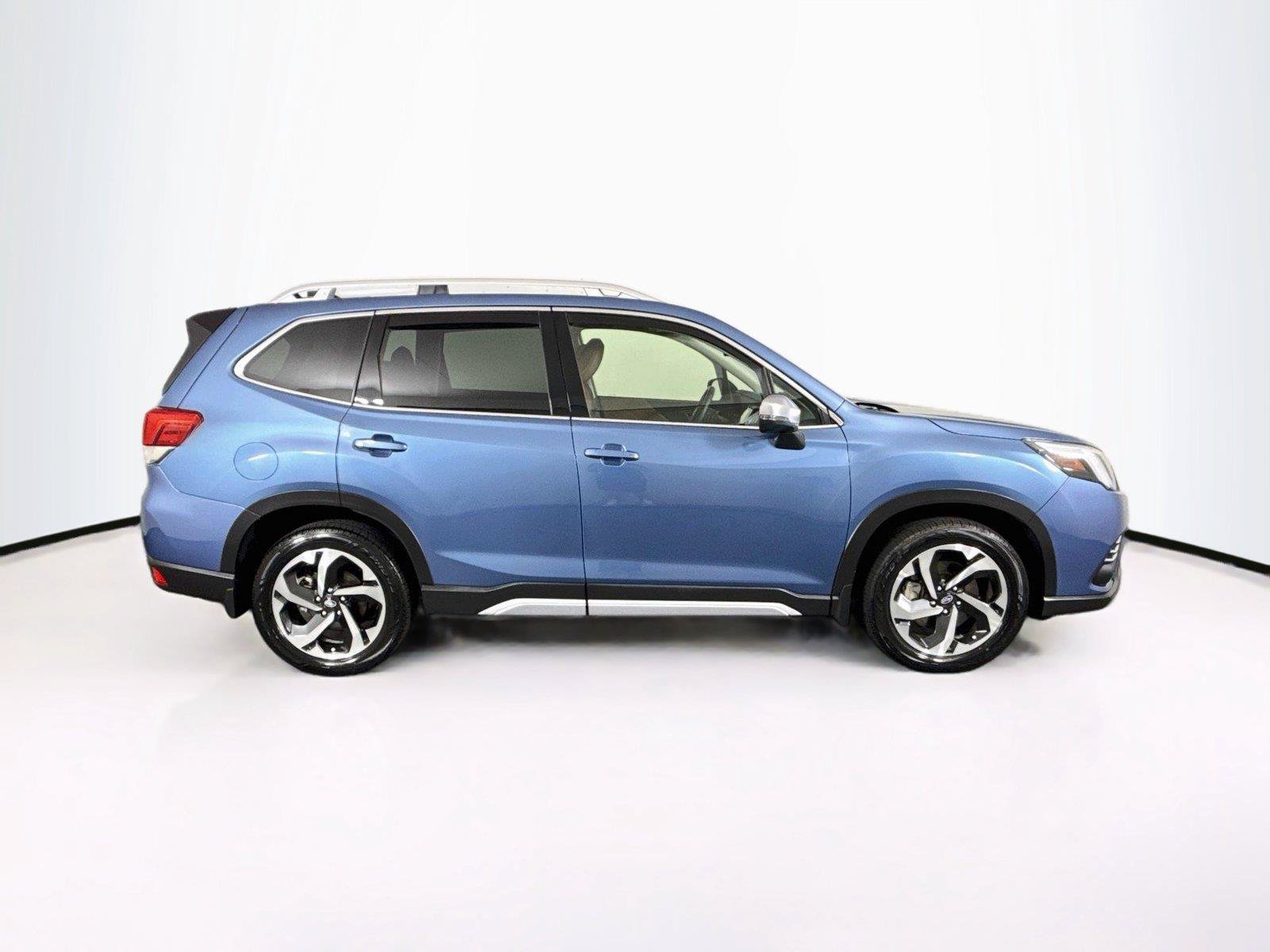 Used 2024 Subaru Forester Touring w/ Convenience Package AWD/4WD image 11