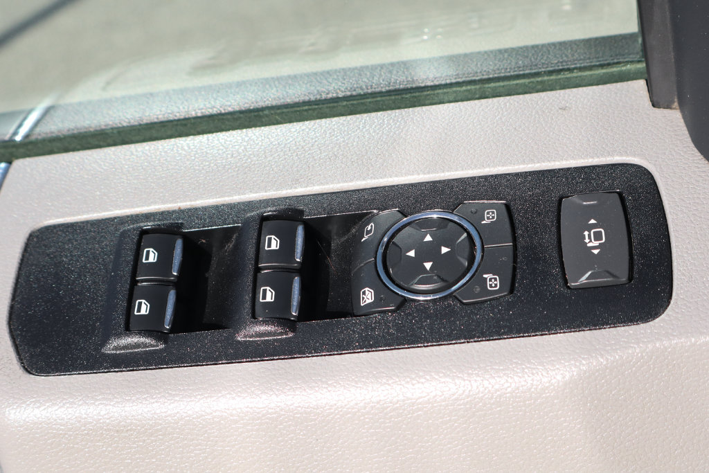 Used 2022 Ford F250 XLT w/ Black Appearance Package AWD/4WD image 19