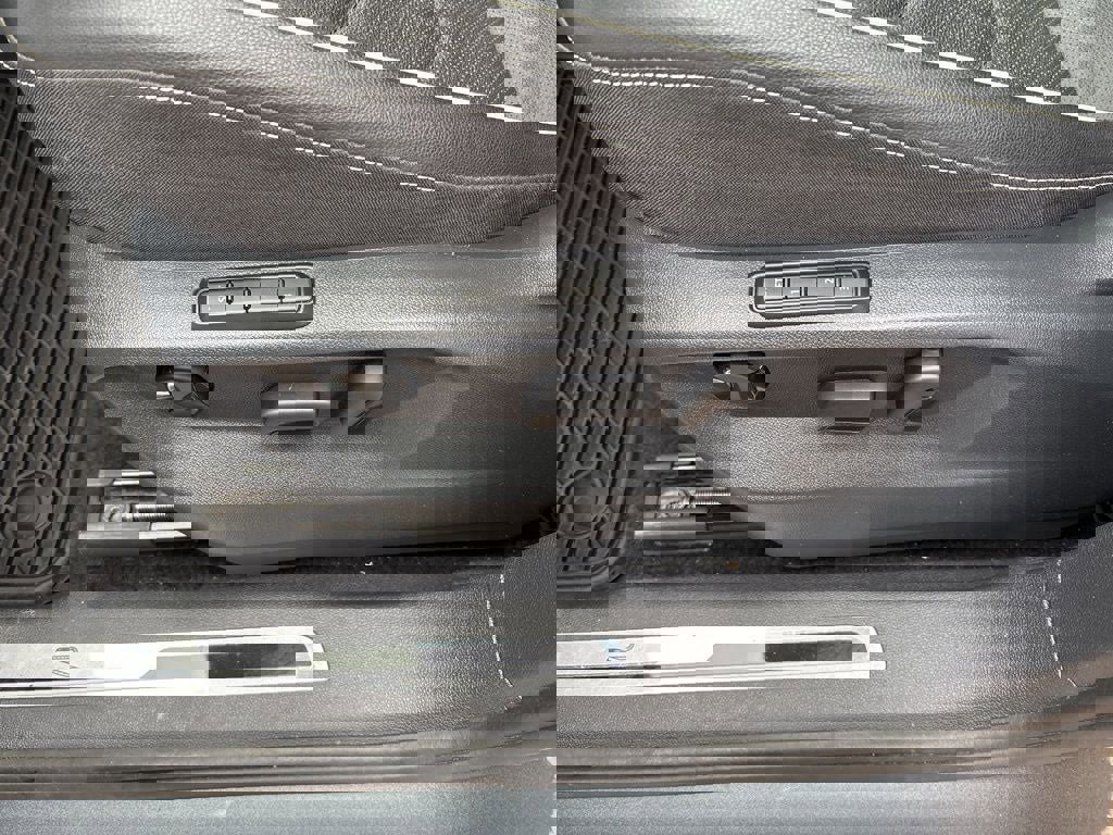 Used 2024 Volkswagen Tiguan SEL R-Line image 14