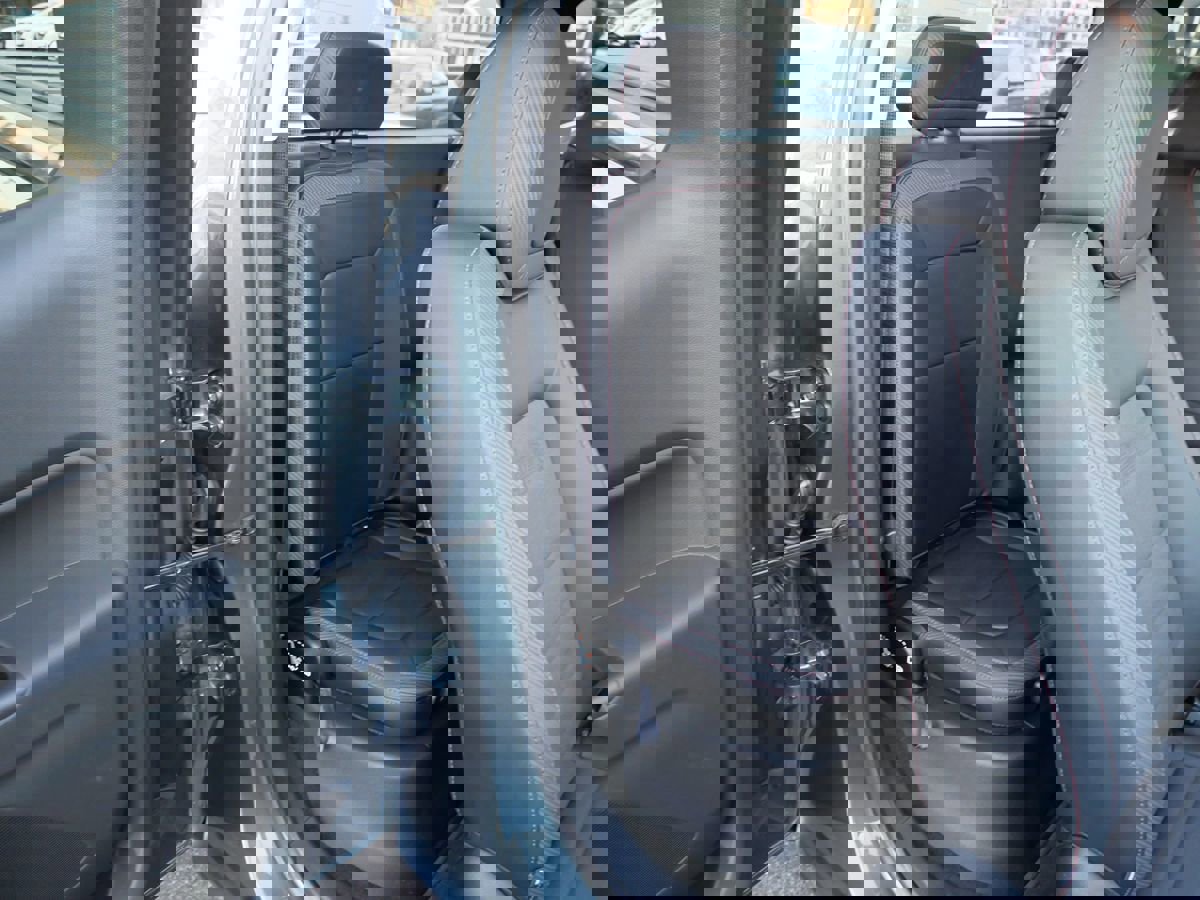 Used 2015 GMC Canyon SLE w/ All-Terrain Package image 23