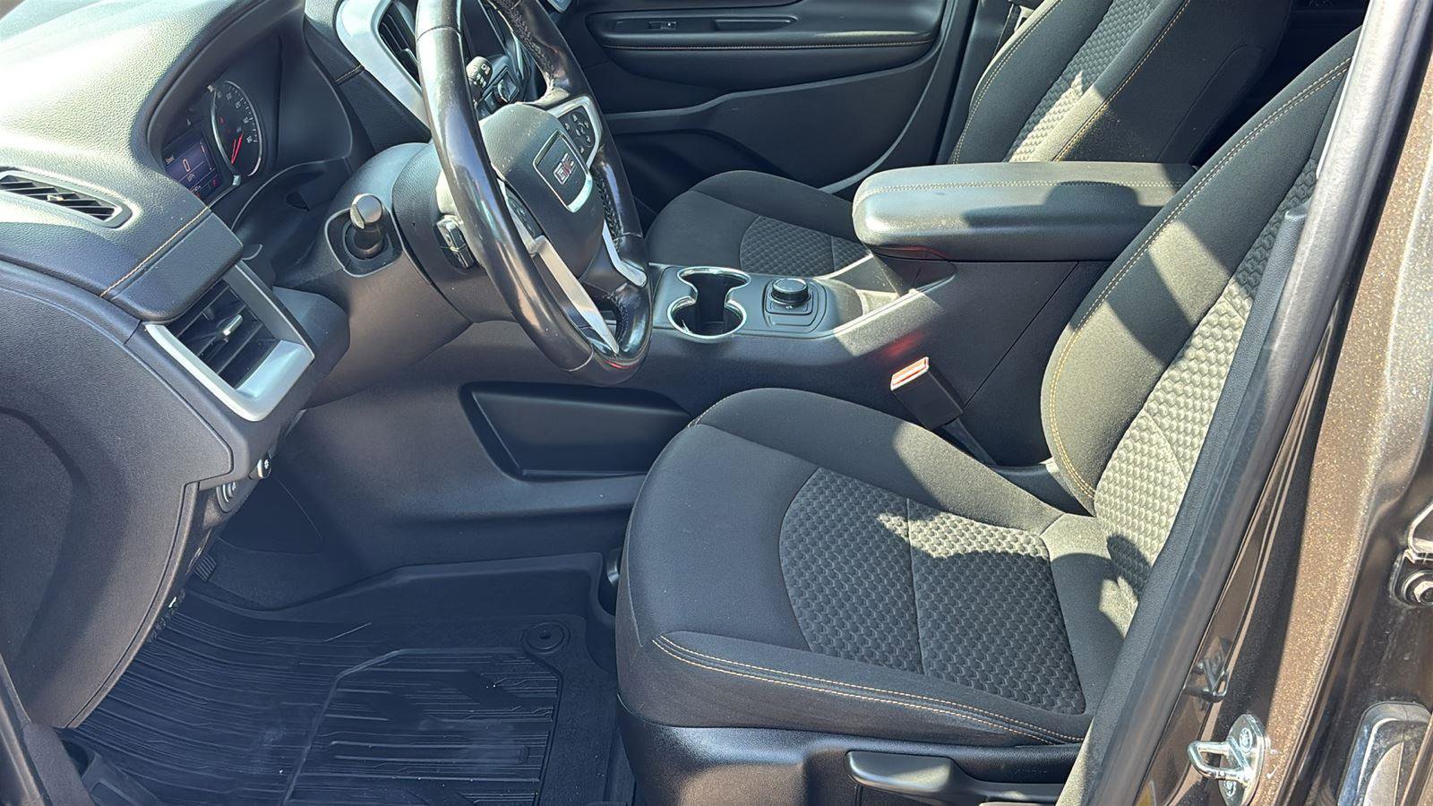 Used 2019 GMC Terrain SLE w/ LPO, Floor Liner Package FWD image 13