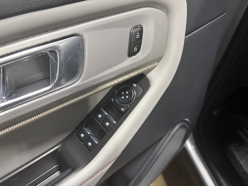 New 2026 Ford Explorer Active w/ Active Comfort Package image 20