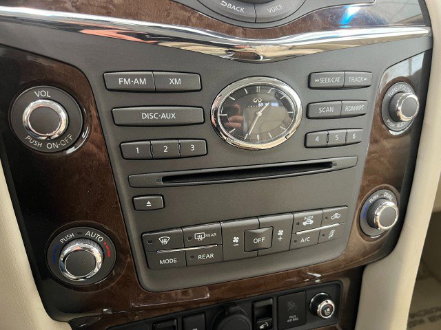 Used 2011 INFINITI QX56 4WD w/ Deluxe Touring Pkg image 22
