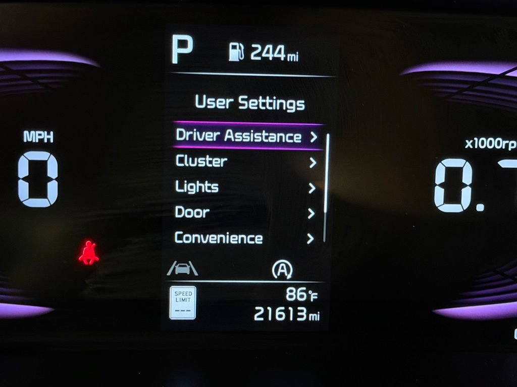 Used 2025 Kia Soul LX w/ LX Technology Package FWD image 17