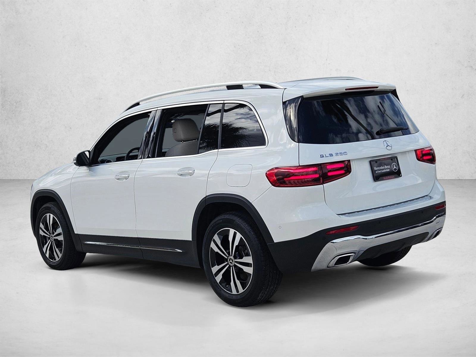 Used 2025 Mercedes-Benz GLB 250 image 8