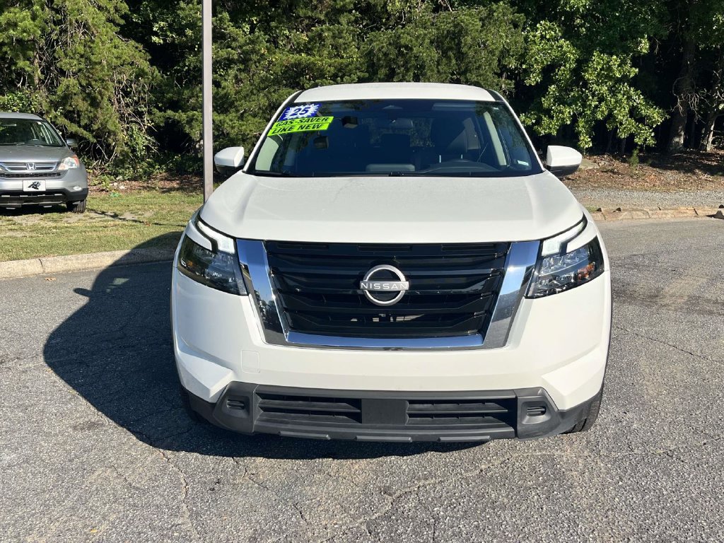Used 2025 Nissan Pathfinder SV FWD image 7