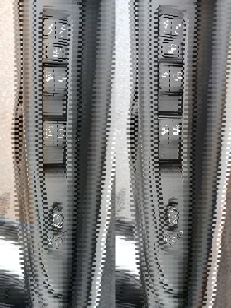 New 2026 Jeep Grand Cherokee L Laredo image 25