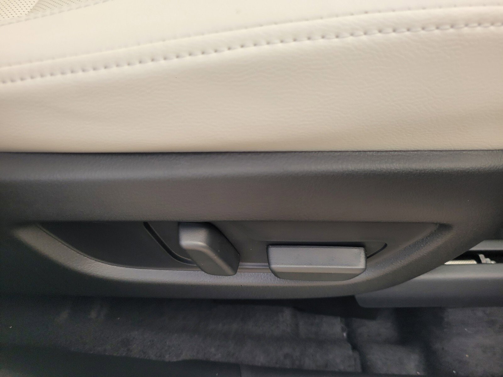 New 2026 MAZDA CX-90 Plug-In Hybrid w/ Premium Plus image 17