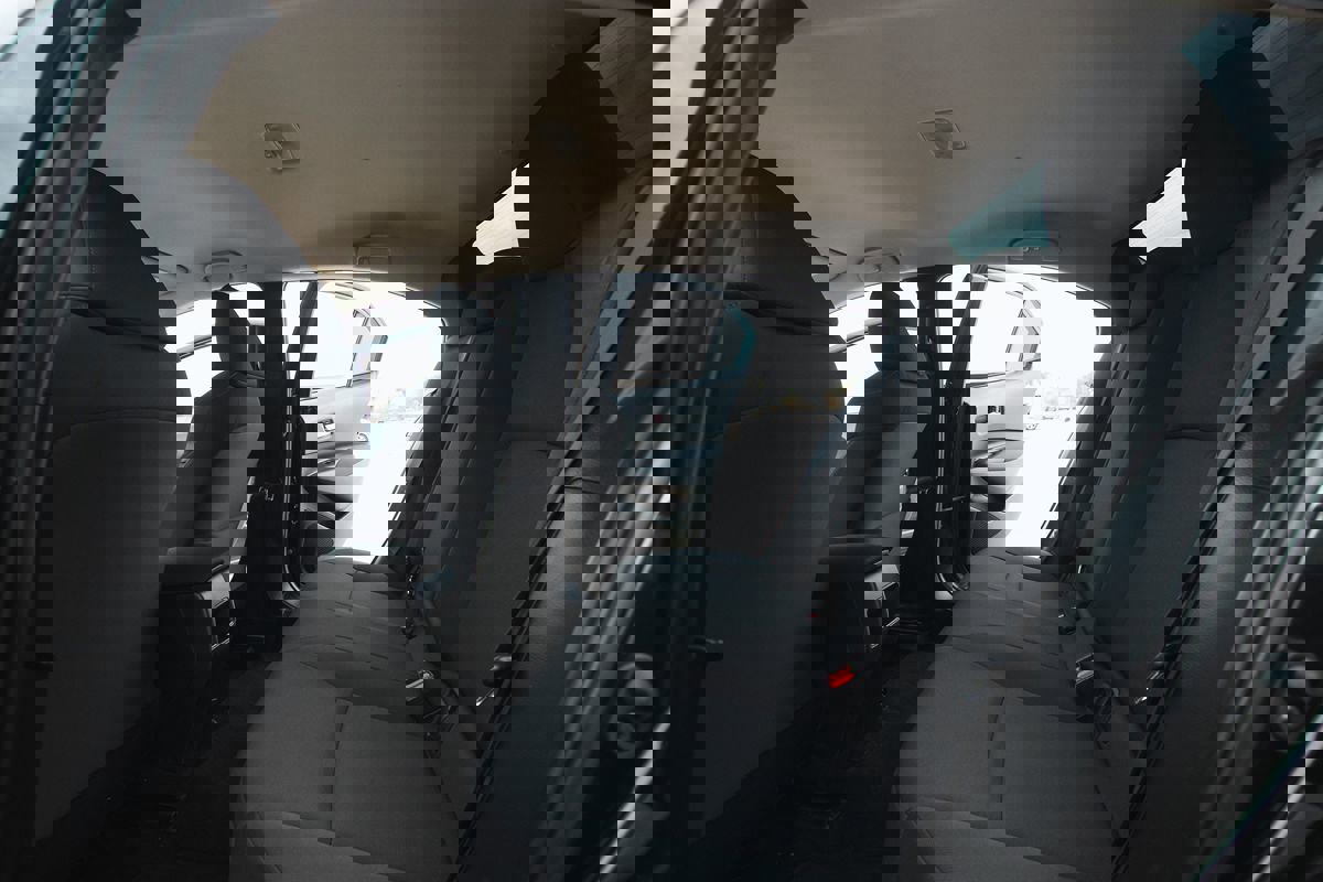 Used 2021 Toyota Corolla LE image 19