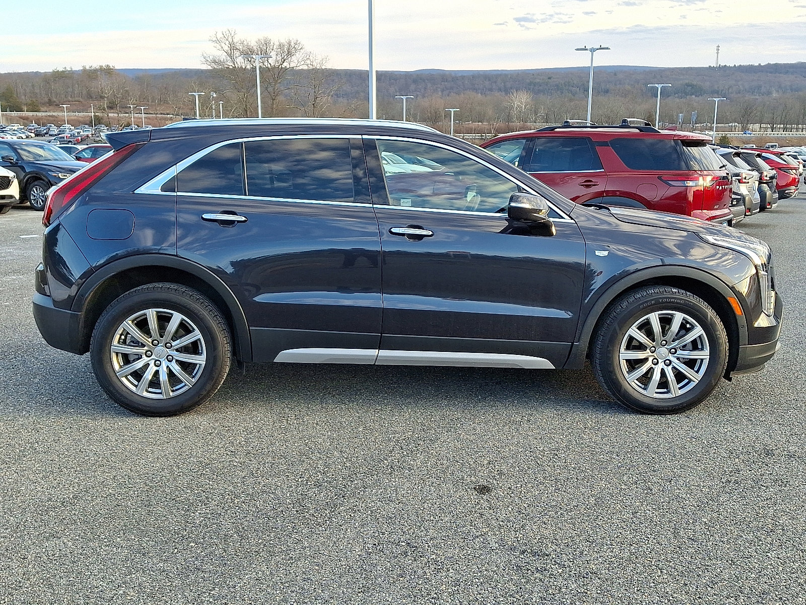 Used 2022 Cadillac XT4 Premium Luxury w/ Enhanced Visibility Package image 7
