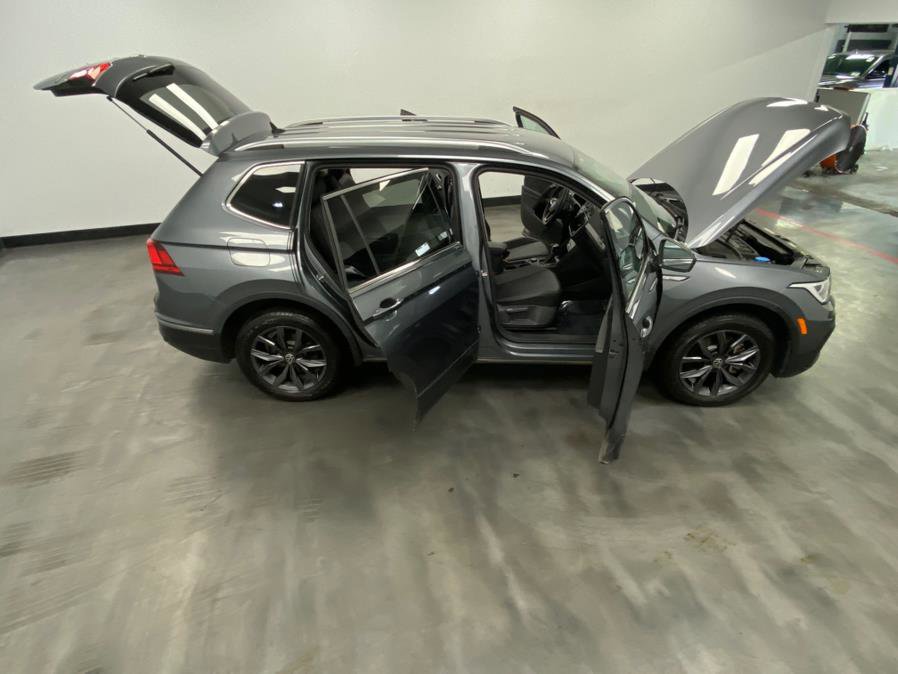 Used 2023 Volkswagen Tiguan SE AWD/4WD image 50