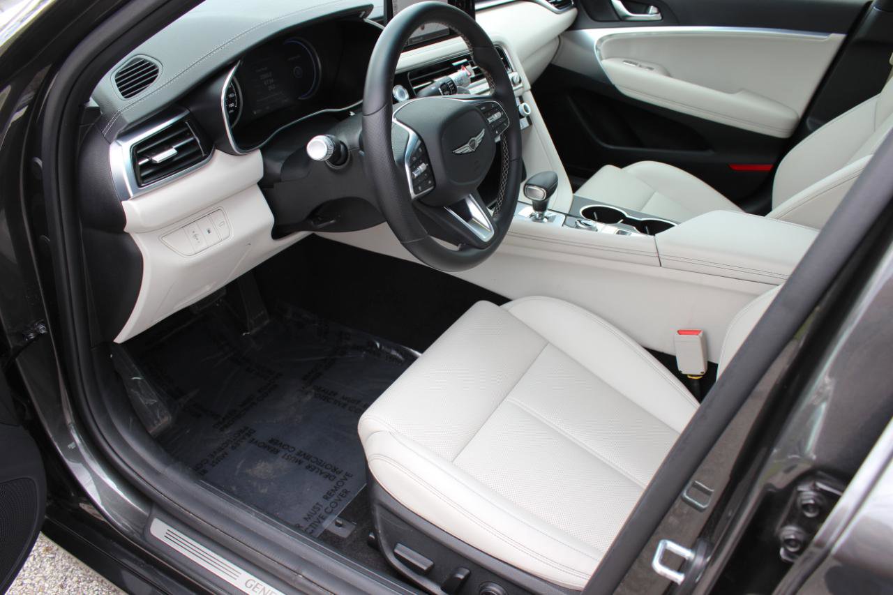 Used 2025 Genesis G70 2.5T RWD image 10