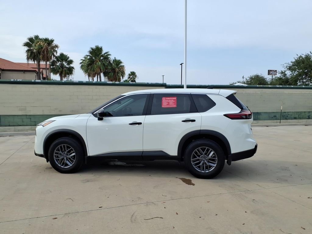 Used 2025 Nissan Rogue S FWD image 2