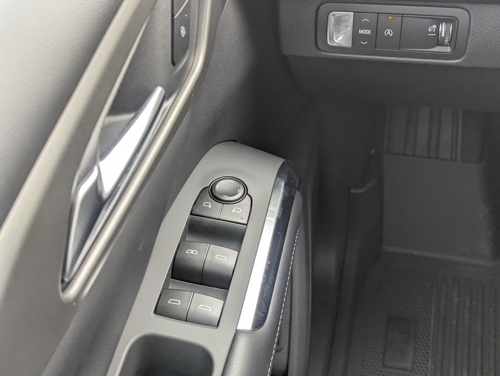 New 2026 Chevrolet Traverse LT w/ LPO, Floor Liner Package image 21