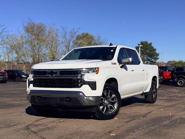 Used 2024 Chevrolet Silverado 1500 LT AWD/4WD image 2