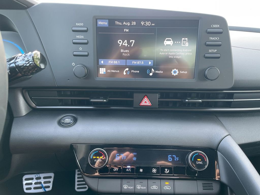 Used 2025 Hyundai Elantra Sport image 46