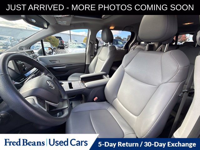 Used 2024 Toyota Sienna XLE w/ XLE Plus Package AWD/4WD image 17